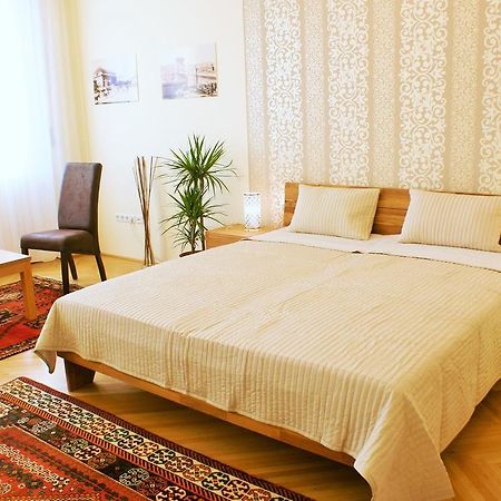 Supercentral Apartment Budapest Luaran gambar