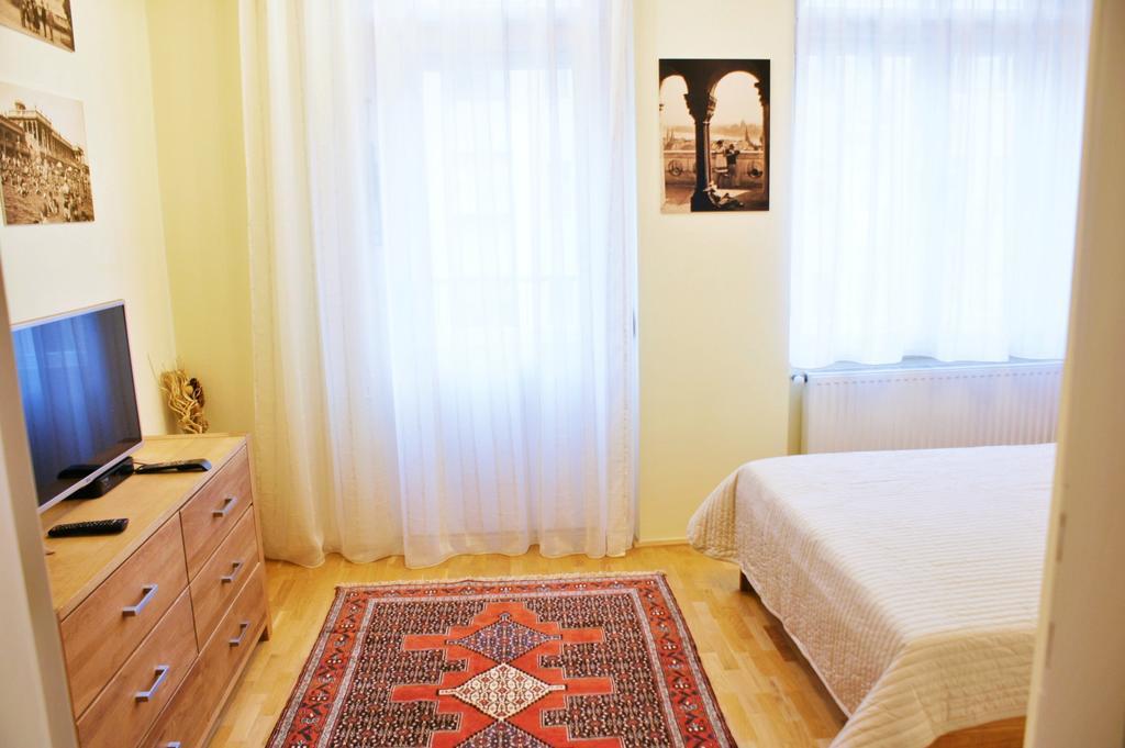 Supercentral Apartment Budapest Luaran gambar