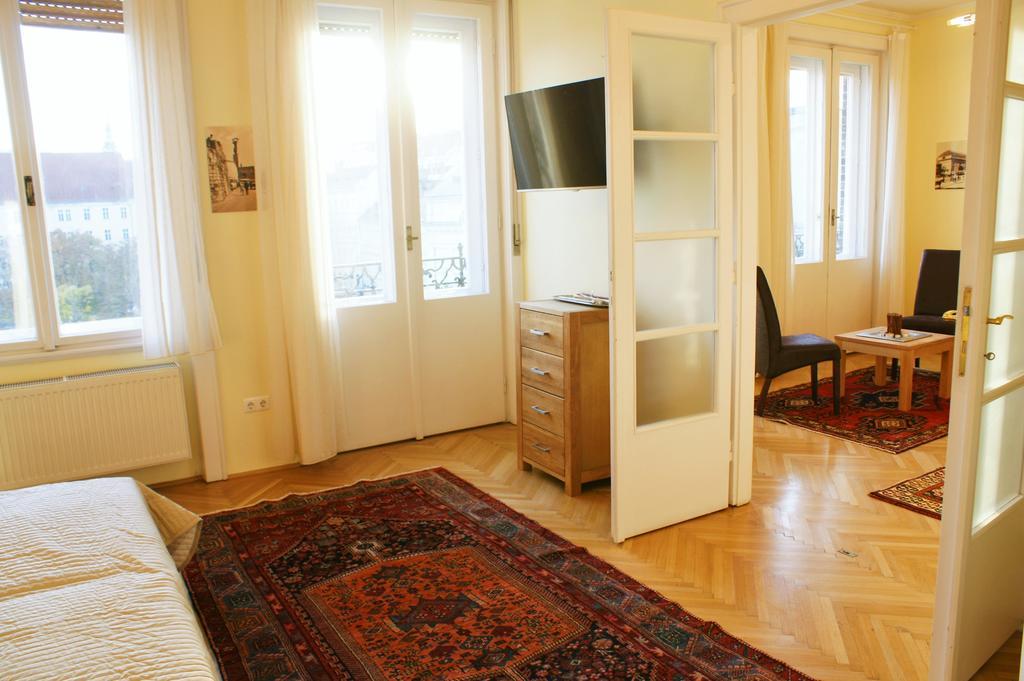 Supercentral Apartment Budapest Luaran gambar