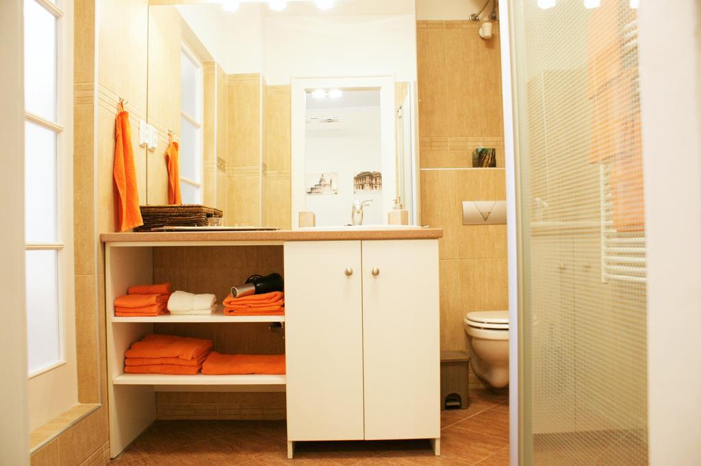 Supercentral Apartment Budapest Luaran gambar